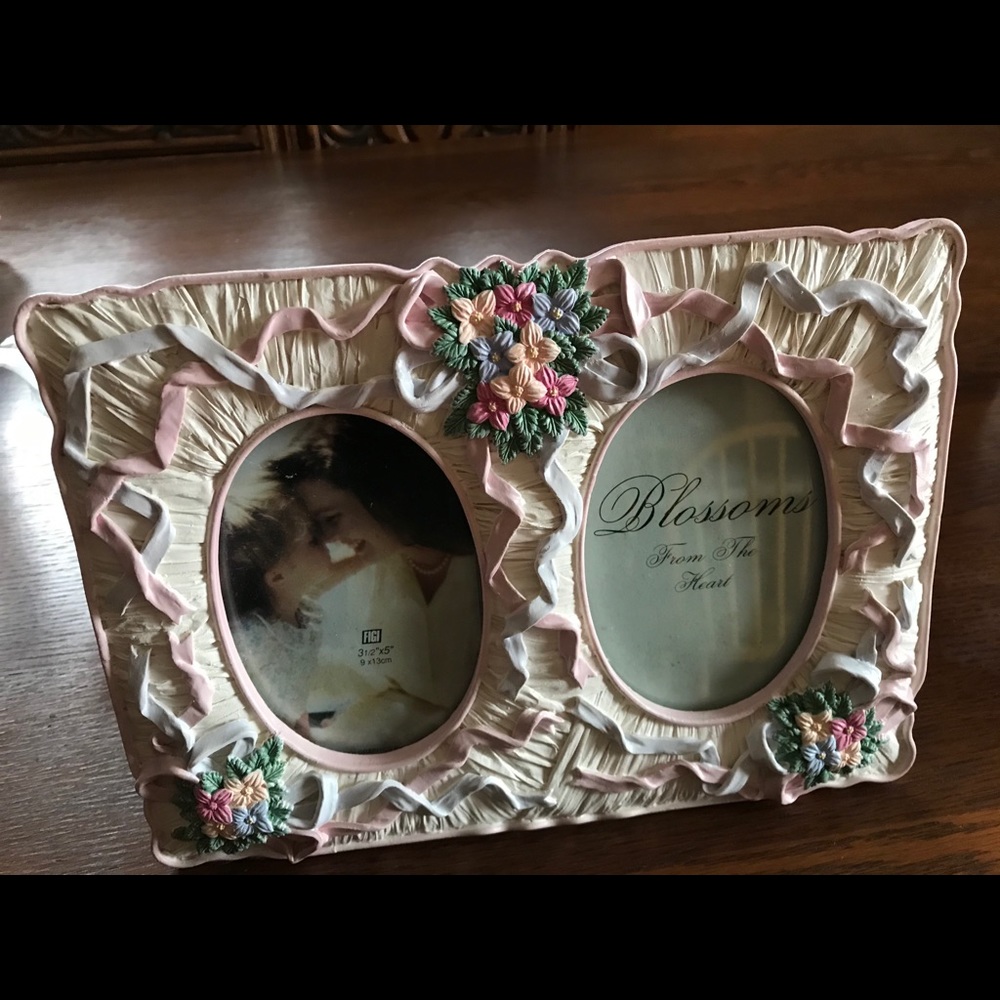 NWT Frame - Picture 2 of 3